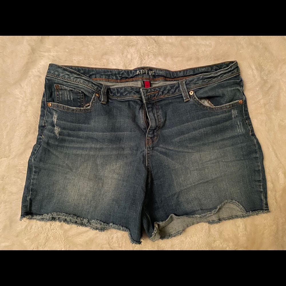 Apt 9 shorts